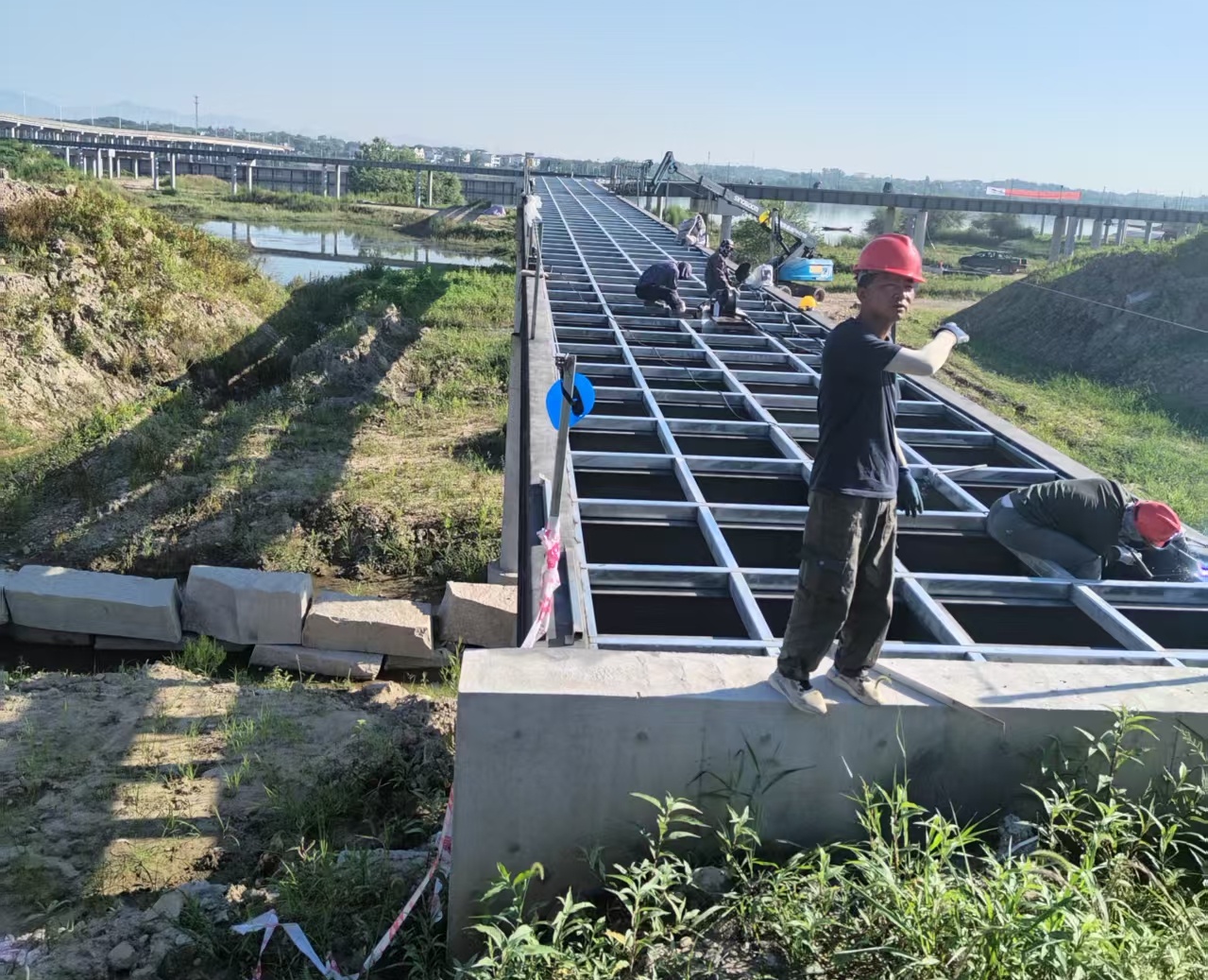 钢结构人行桥（公园内用）